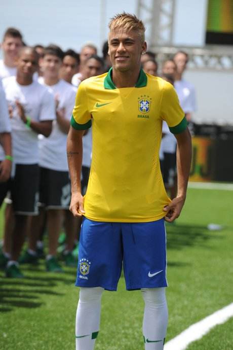 巴西足球队 巴西足球队飞机坠毁